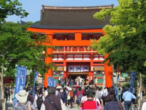 Brama Rōmon w chramie Fushimi Inari w Kioto